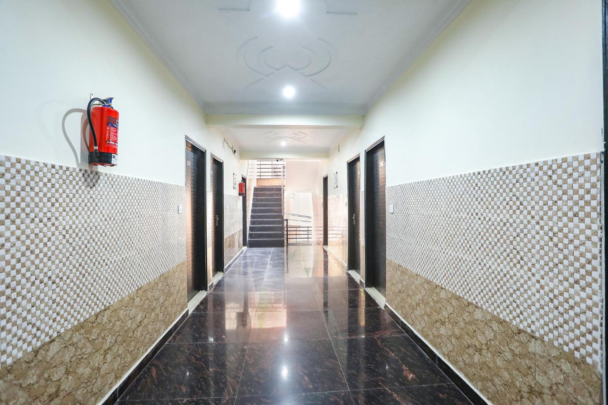 Fabexpress Asp Royal Residency Inn- Janakpuri Delhi Zewnętrze zdjęcie